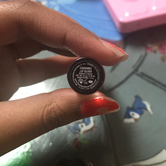 Anastasia Beverly Hills Caramel lip gloss - Picture 2 of 3